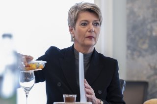 La ministre de la justice Karin Keller-Sutter estime que l'accueil des réfugiés ukrainiens en Suisse se déroule bien, compte tenu du défi que cela représente (archives).